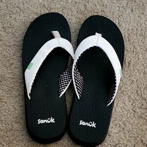 Sanuk flip flops